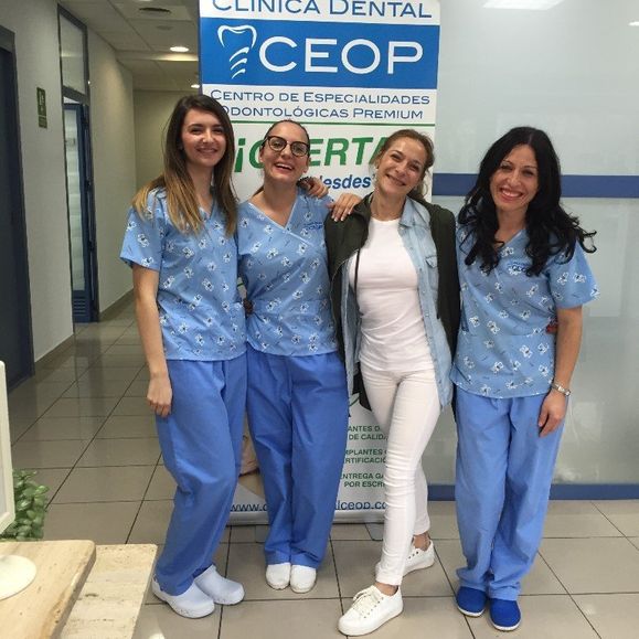 CEOP - Centro de Especialidades Odontológicas Premium odontologas con paciente