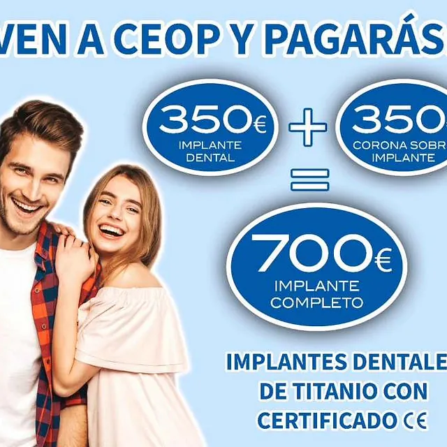 Jóvenes de bonita sonrisa tras implante dental